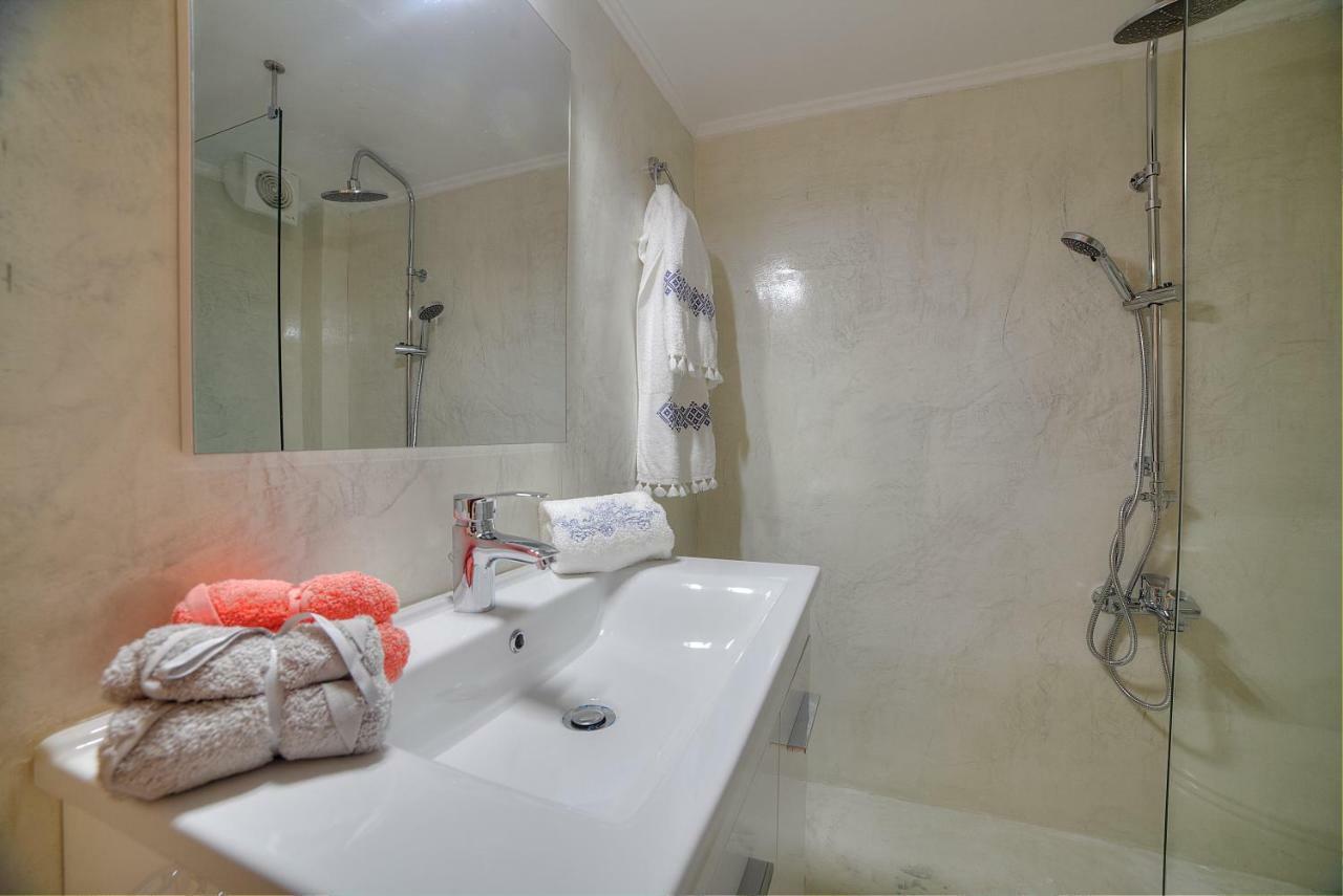 Unique Apartment In Glyfada Center Atene Esterno foto