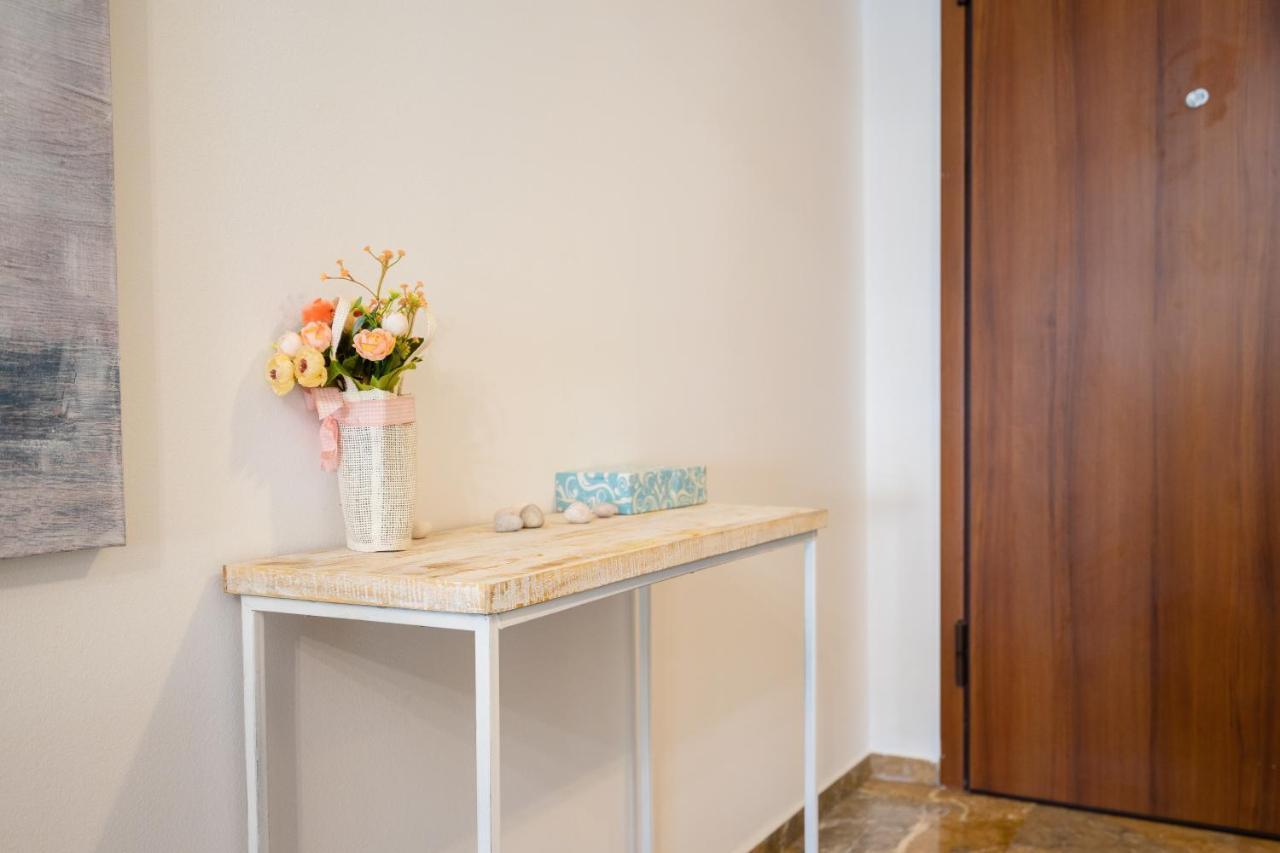 Unique Apartment In Glyfada Center Atene Esterno foto